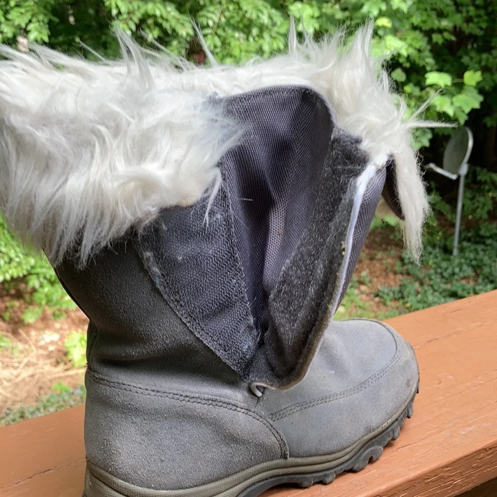 Hanna Anderson grey leather boots